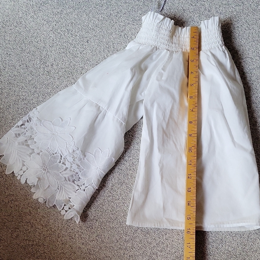 Romeo & Juliet Couture White Smocked Off-Shoulder Blouse Size S - Picture 8 of 8